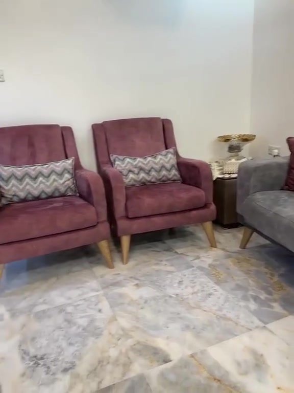 نص تخم للبيع جديد مابيه اي ضرر
من هوم سنتر 
والزاويه هديه وياه 
المكان/بغداد المنصور دور السود مقابل طبق المندي 
الرقم ***********
