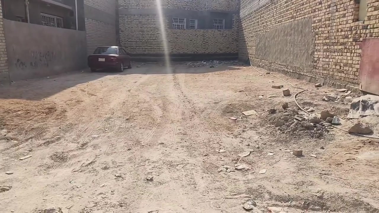 *📍 قطعة أرض للبيع - الحلة*
مساحة ٢٣٠ متر

*الموقع المميز:*
الحلة - شارع 80 - حي القضاة
تبعد عن شارع 80 الرئيسي حوالي 200 متر فقط

*تفاصيل القطعة:*
- نوع الملك: طابو زراعي سند 25
- واجهة القطعة: 10 متر
- النزال: 23 متر
- ثاني قطعة عن الركن
- عرض الشارع: 12 متر

*الخدمات:*
منطقة مخدومة بالكامل (ماء - مجاري - تبليط - كهرباء - كافة الخدمات موجودة)

*السعر:* مناسب جداً

*للاستفسار: ************
