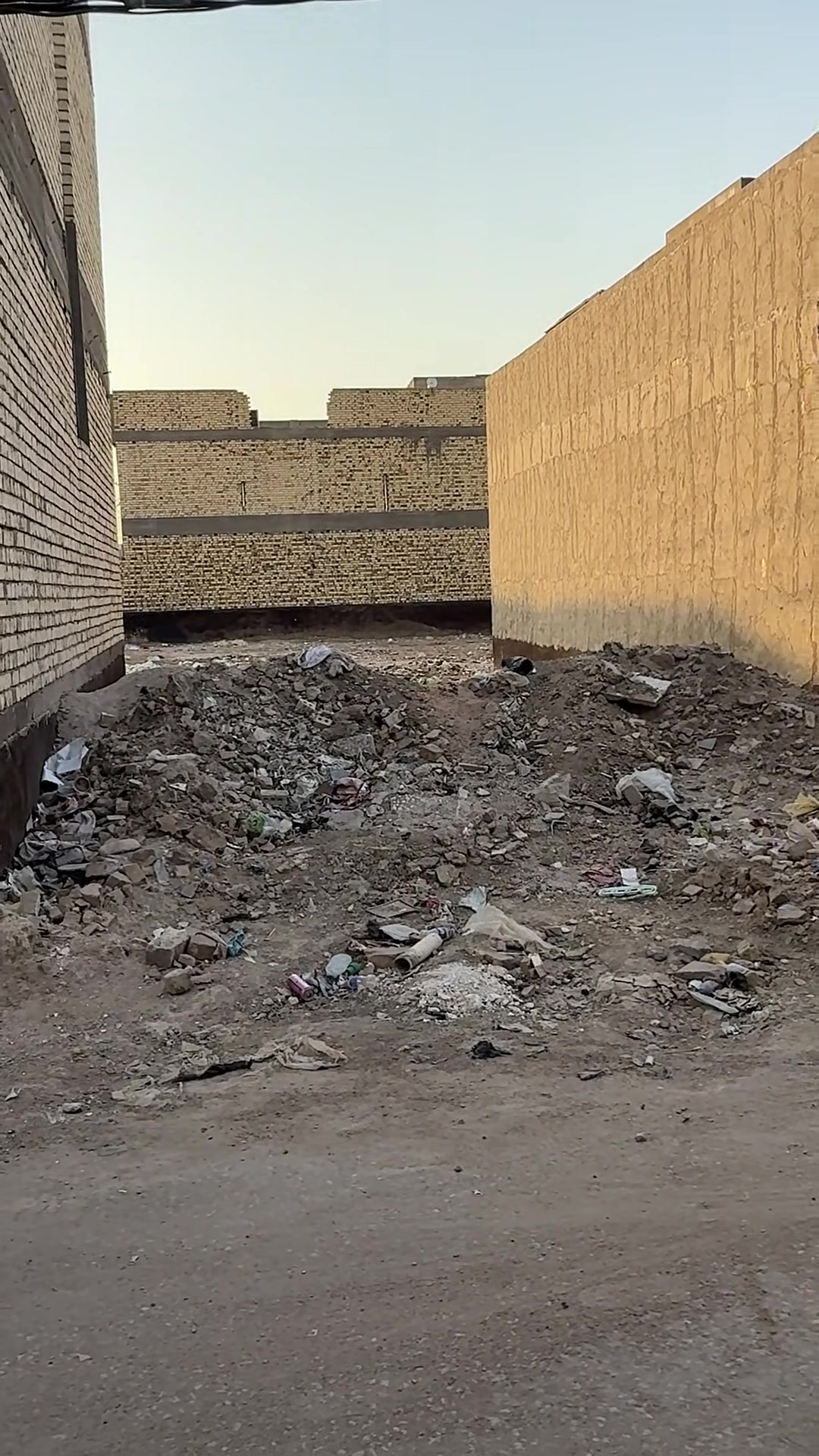 يالله 
السلام عليكم 
يعلن مكتب الوسام الذهبي عن وجود قطعه للبيع مساحته 140م

طابو زراعي 
سند حديث 25
متوفره كافه الخدمات 
قطعه مميزه جدا 
محوله باسمً البائع
العنوان 
حله بابل
زوير الغربي 
شارع اسواق كرز
تبعد عن الكورنيش 100م
وعن جسر بته 300م
تفاصيل اكثر مراجعه المكتب في زوير الغربي 
او الاتصال ع 
***********
او تواصل ع واتس
