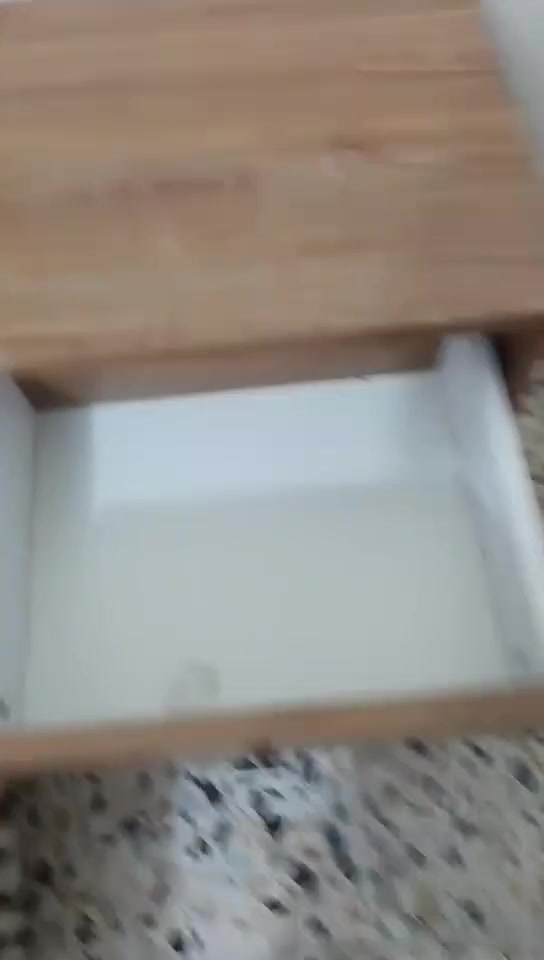 غرفه سعرها ٢٠٠ ميز بلازمه ١٠٠ تخم ٥٠ مكان زعفرانيه شارع الكهرباء ھ***********
