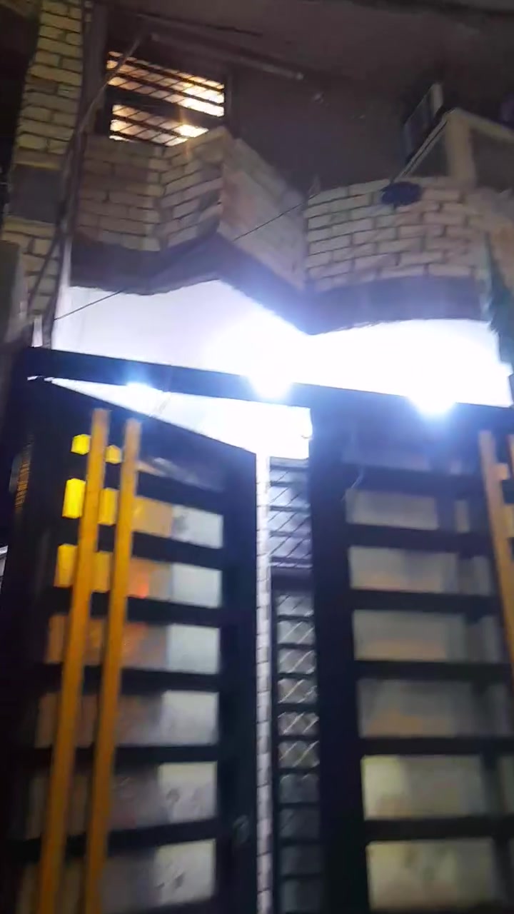 بيت للبيع ١٠٥ متر واجهه ٥ ونزال ٢١ منطقه علي الاسمر اول فرع مال صيدليه طابقين كامل رقم***********
