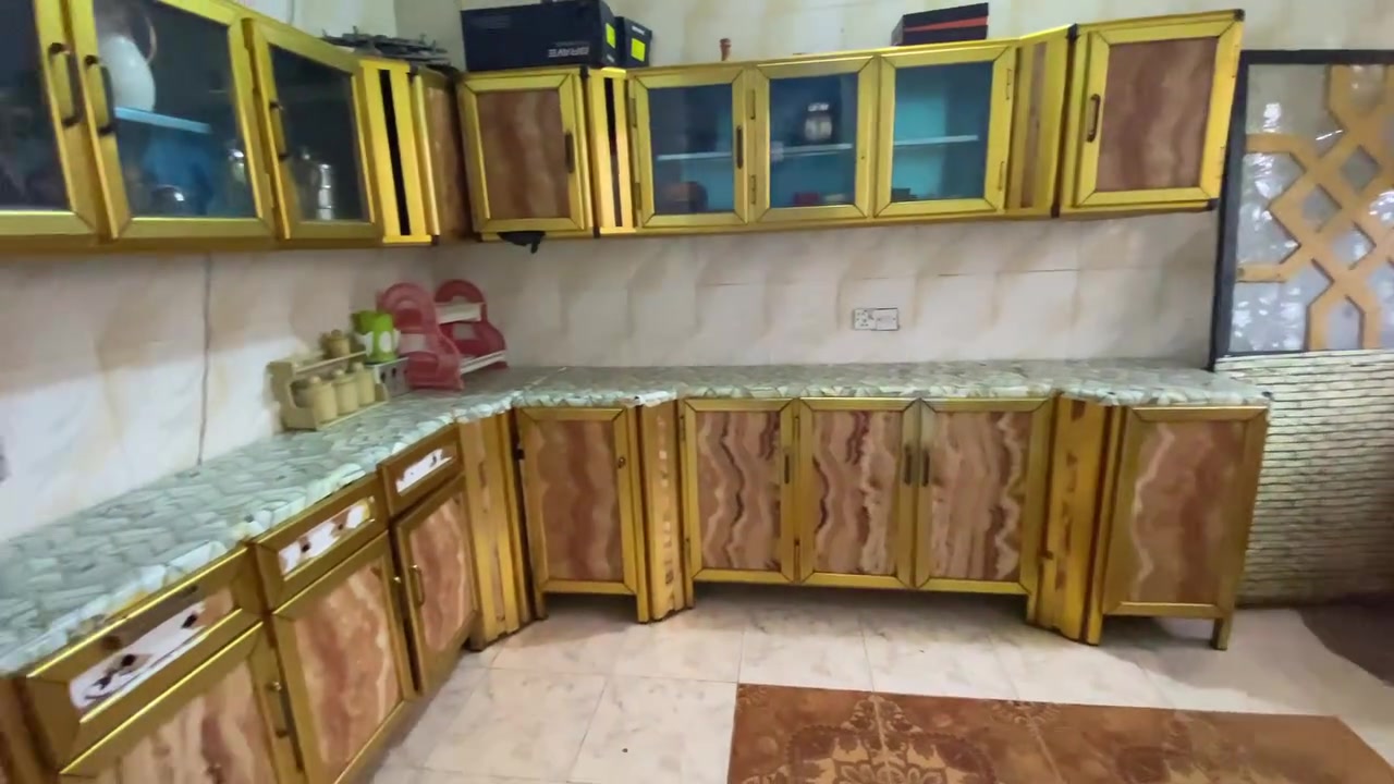 سلام عليكم اغراض   للبيع اغراض كنتور خمس بوب قياس 3امتار 

بوفيه طول 3امتارر هيه وصينيهه  وغراضهه للبيع 

كاونتر تسكام مستعمل قليل رقم التلوفن بس وتساب 
***********‬   

وسعر خاص مناسب السعر ومستعجل
