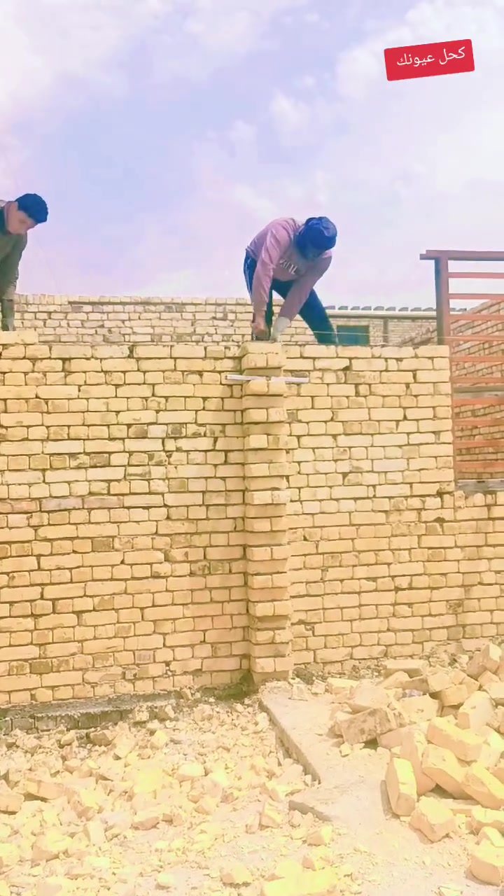 خلفه بناء على دبل وقطعي  اتصل ودلل بلخدمه موجود كادر 4خلقات ***********
