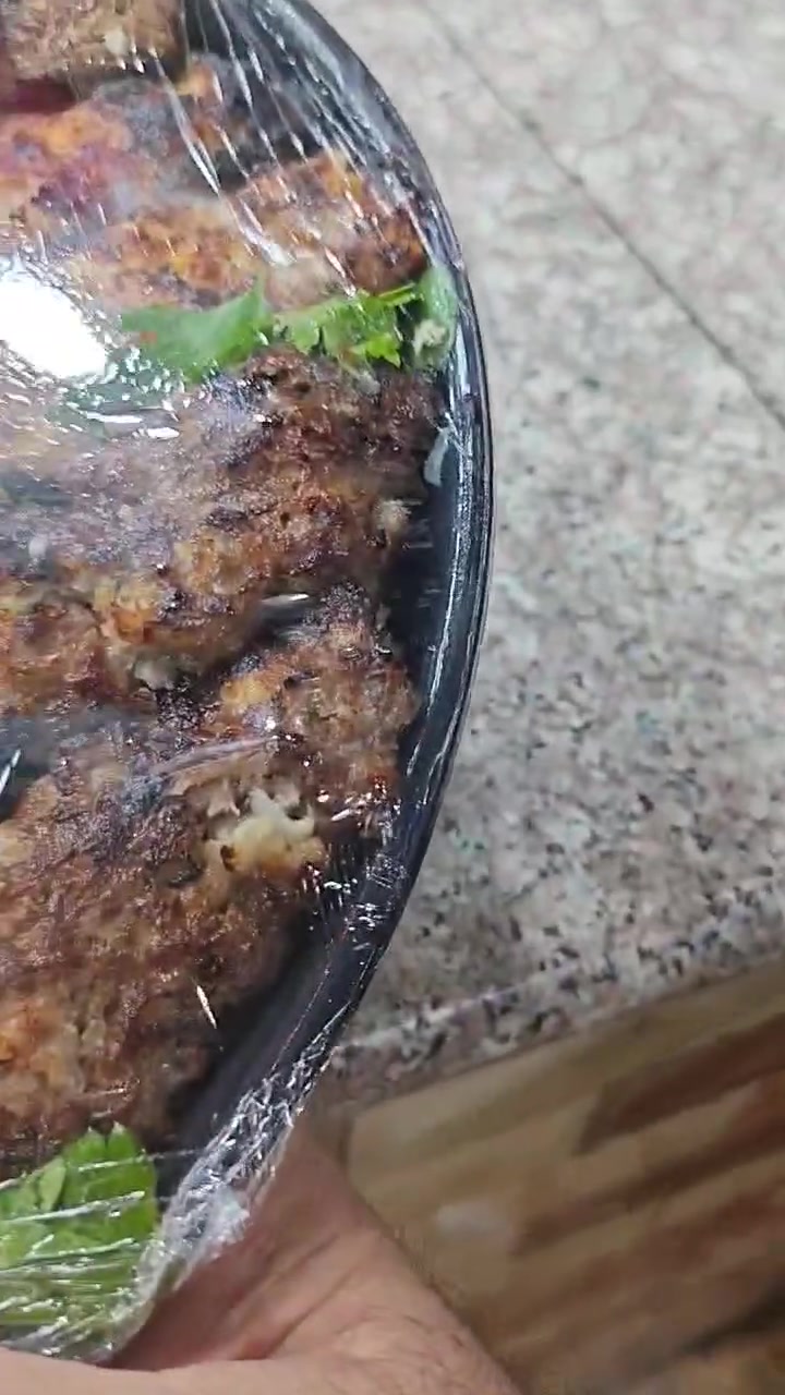 مطعم وقصابة النقيب ديالى بعقوبه بهرز
***********
