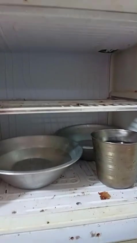 ثلاجة • للبيع