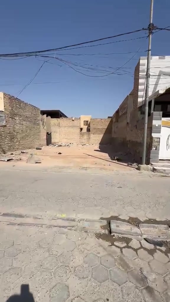 للبيع عرصة 200 متر حي الجزيرة  
 شارع 8 ع ساحه مفتوحه 

تباع العرصه نص او كامل حسب الطلب 

السعر 200 متر 180 مليون مع المجال 
السعر 100 متر 90 مليون مع المجال
 
***********
***********
