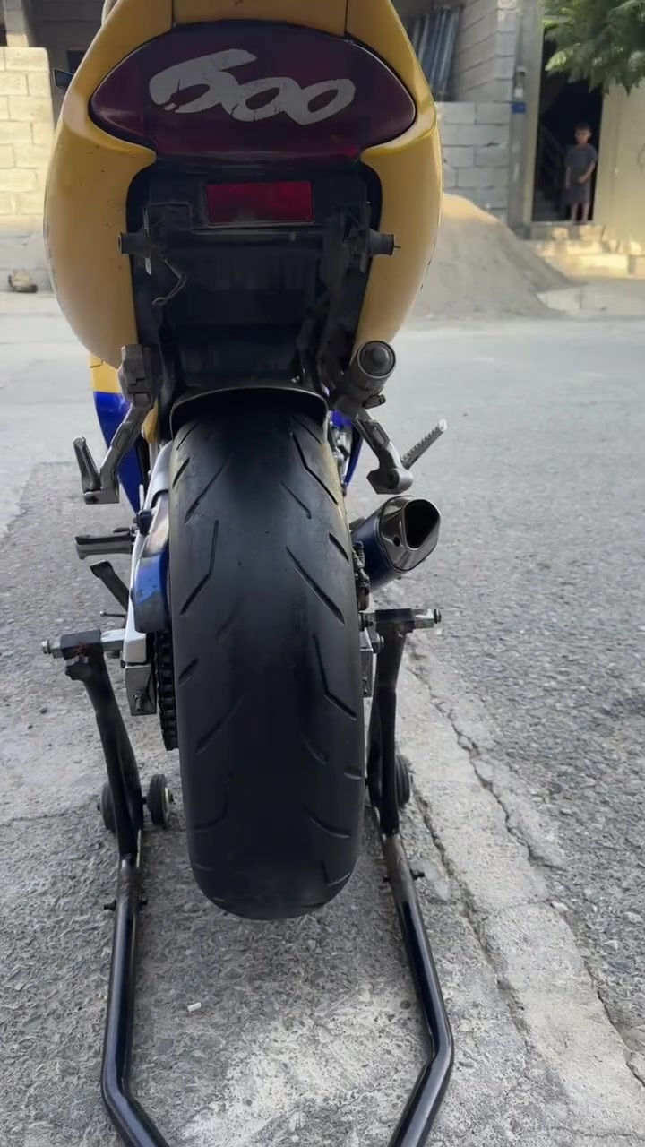 بۆ فرۆشتن   یان گۆڕینەوە
cb 600f3
Crf 250cc
مەکینە کەپس تایە بۆ تای بەشەرت بە شەرتی هەزار وەستا فەحسی بکە Crfمۆدیل 2009 قەوەتی 38ئەسپی دەدات لە قەوەتی خۆی بێزارە Cb 600 مۆدیل 1996 مەکینان کەپس بێ دووکەل بەس Mashalla ن دەوێت مووشتەری پەیوەندی بەو ڕەقەمەوە بکە ( *********** ) یاخوت نامە بنێرە شوێن قەلادزئ
