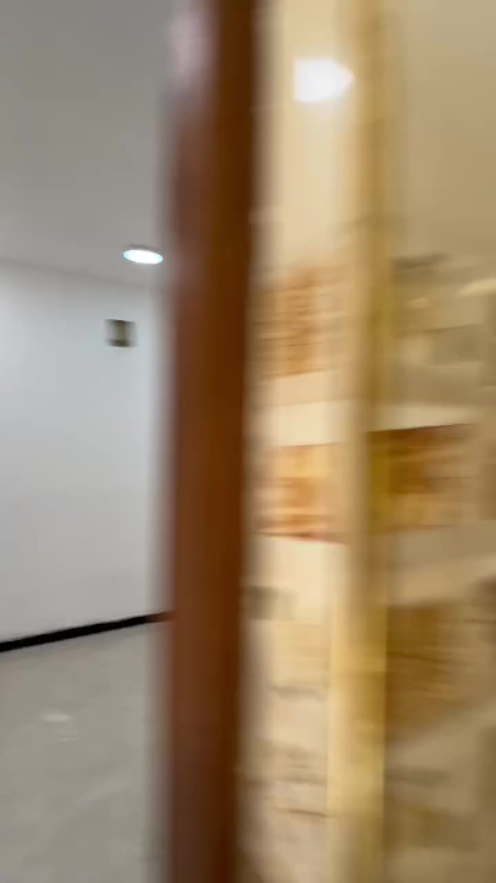 للايجار دار مساحه ٥٠م نزال قاسم الوكيل قرب اسواق فدك يبعد عن الشارع ٥٠٠م يم اسواق ابو ضرغام ايجاره ٣٠٠ الف 
للاستفسار /***********
