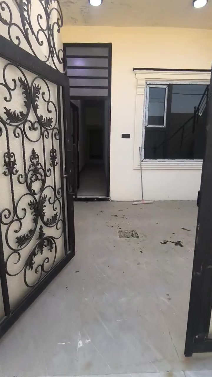 بيت للبيع مساحة 100 متر زراعي حي بدر  سادس فرع مول حسين
 
البيت صفر  نظام دكت ومغربي وفول سيراميك خدمات واصل كامل ما عدا تبليط  سعرها 45 وبي مجال 

يرهم اقساط بل اتفاق مع صاحب الدار

للأستفسار *********** أو على الخاص
