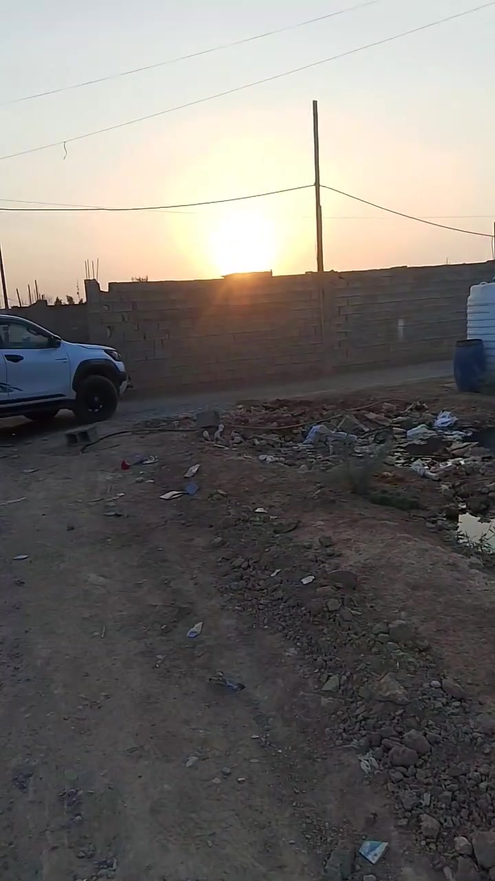 قطعه للبيع المساحه 216 ركن على شارعين خدمات كهرباء ومي العنوان قرب سيطره الاتحاديه هذا وهذا رقم الاستفسار اكثر ***********

