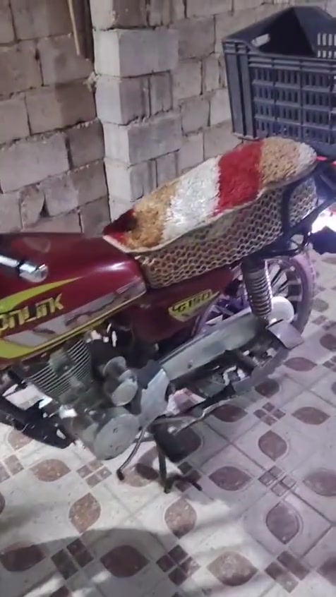 سلام عليكم دراجه سيفان سونك للبيع 
محرك 2023 خير من الله دراجه مثل ما موضح بل صوره واحله من الصور سعر 500 وبيها مجال حك الجيه فقط اتصل ودلل ***********
