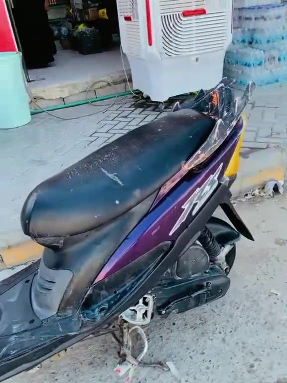سلام عليكم  شباب ماكس عدله دراجه نضيفه ما عوزه عوزه ترتيبات بصيطه هندر واحد تشتغل مكينته حلوه مراوس ترهم ولسعر 400بيه مجال لمكان سماوه رقم ***********
