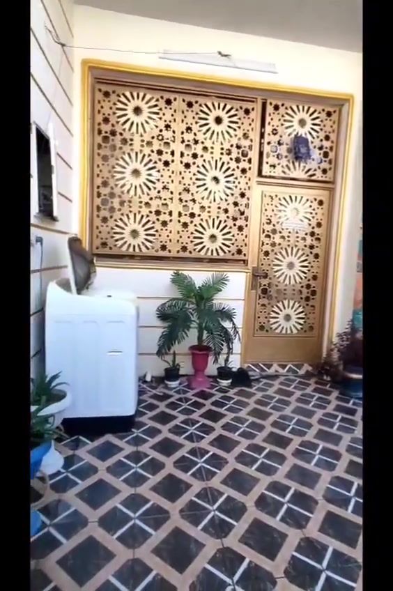 يالله    اعلان : عقار للبيع ( طابو ملك صرف   في الزعفرانيه 

🔸 موقع العقار :  في شارع المعهد ملحله 58 قرب تاج المعارك

شارع عريض موقع مميز بناء حديث 

🔸 مساحة العقار : (120) متر واجهيه (7) 

🔸 جنس العقار : ,طابو ملك صرف بناء حديث  

طابقين 

🏗 يحتوي على ستقبال مطبخ صاله غرفه نوم صحيات منور 

🏕 طابق ثاني  3 غرف نوم مع صاله وصحيات 

صطح كبير بيتونه

ملاحضه الدار في قرض اسكان 

للاستفسار الانصال بلرقم ***********📞

او مراجعه مكتب الاماكن للعقارات
