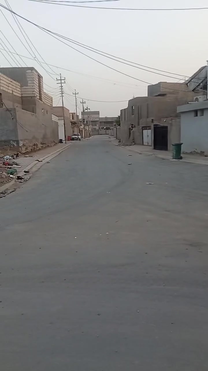 مشتمل للبيع مساحه 105 متر طابو زراعي سند 25 حي الزهراء قرب مدرسة رمضان الخير كافة الخدمات متوفره ركن على اربع شوارع بصف المدرسه بضبط 
غرفه نوم استقبال مطبخ صاله مجمع صحيات طارمه وغرفتين فوك اساس فقط 
بناء طابوق صب مسلح 
شغل درجه اولى 
وتم تخفيض السعر 
استفسار خاص او الاتصال على الرقم ***********
