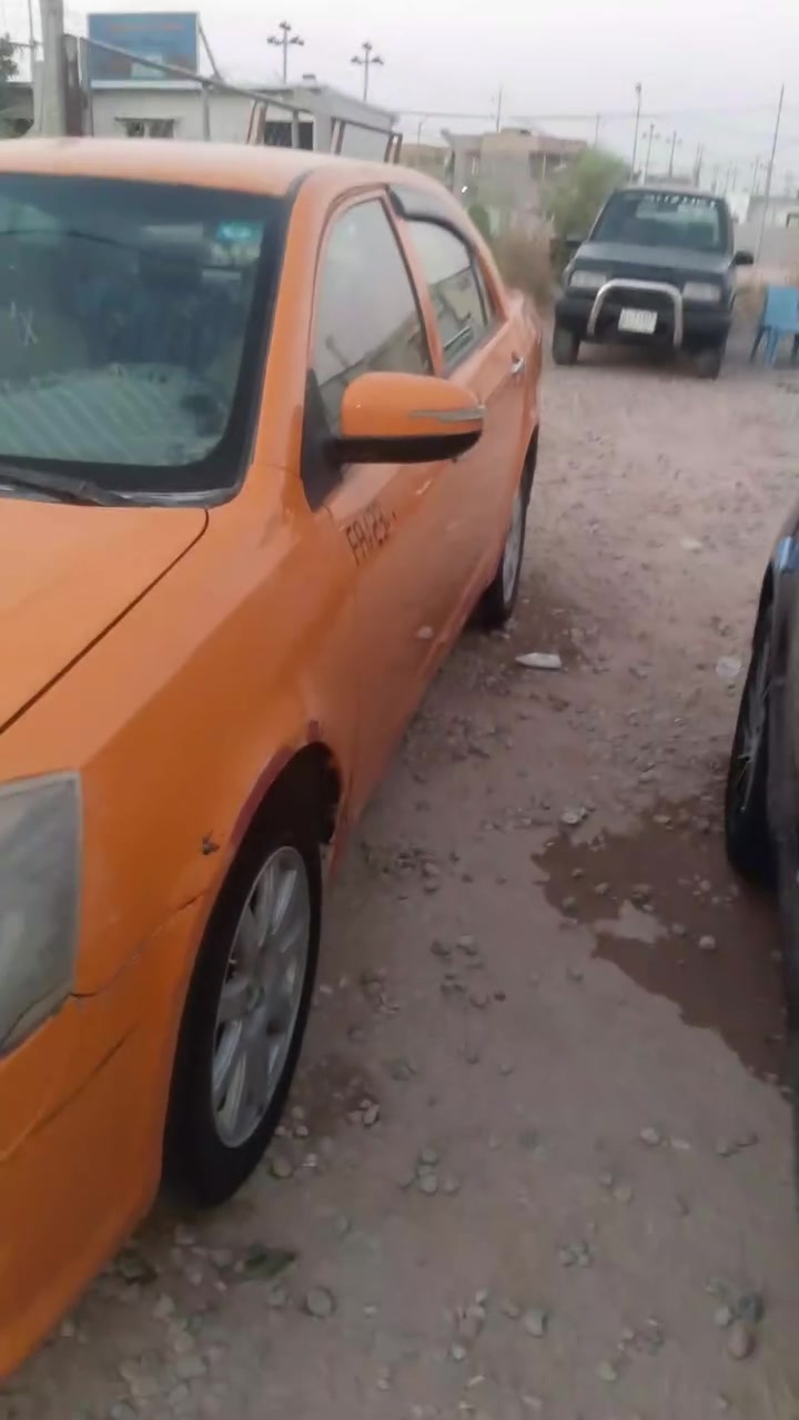 مرحبا جيلي موبل السعر ٢٨ ورقه 

بسعر سايبه 

كير حداديه 

ترايها كلش حلو 
مكينه ماتنسمع. 
فقط بخار بيها 

راعيها يمي بعفك 

شاشه ومصفره من كلشي 

كبل لشارع 
بدون مراوس بيع مستعجل. 
***********
