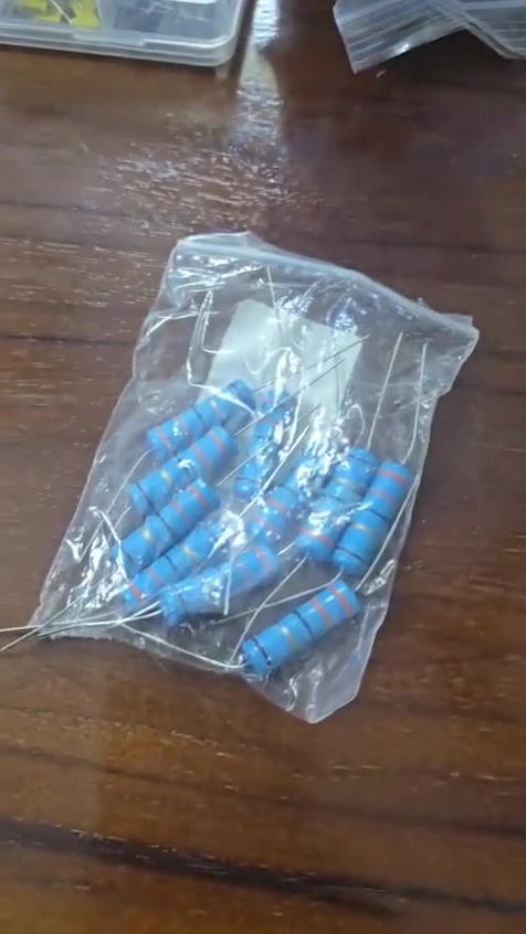 سلام عليكم مجموعت كترونيات   فيدنه خلي يجي خاص  كميه عندي  واتساب  ***********
