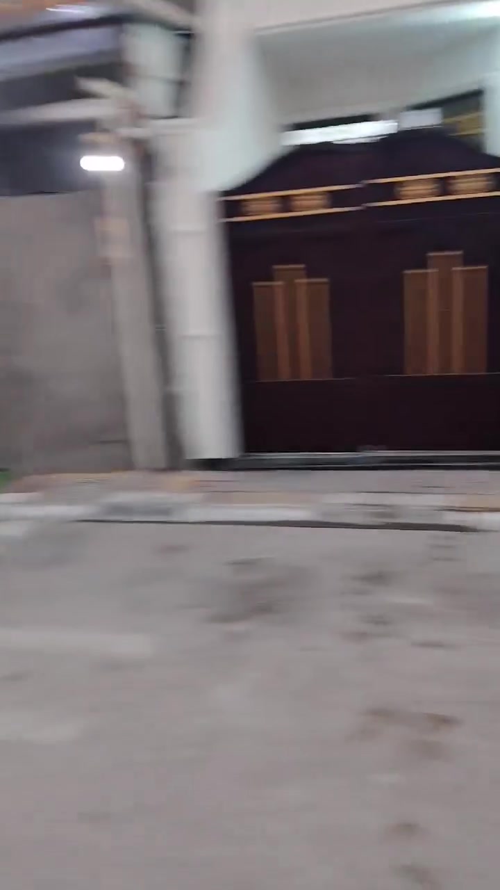 السلام عليكم شلونكم شباب بيت ركن اللبيع مساحته ٧٥ متر بيت نضيف وجاهز قرب مدارس الحشد سعر ٤١ وبي مجال الاستفسار *********** فقط واتساب التواصل
