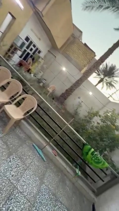 سلام عليكم بيت البيع  المساحه 300 لبيت ركن عل شارع الخدمي لبيت بين لاورفلي 49 بناء تسعينات ترميم سنه2025 لوجه15ونزال20 لموقع الورفلي قرب جامع المصطفي لاستفسار ***********
