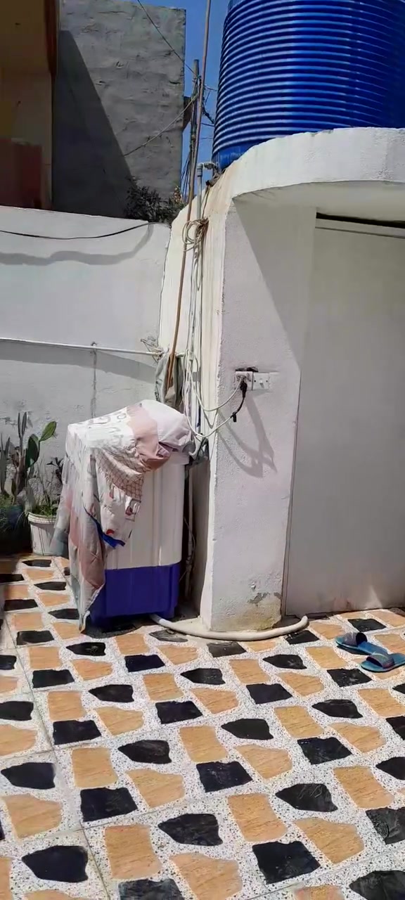 بيت للبيع الرحمه خلف دور الاساتذه
المساحه ١٢٠متر
طابو زراعي سند٢٥

غرفتين نوم صاله واستقبال ومطبخ وصحيات

خدمات كامله تبليط وماء ومجاري وكهرباء

السعر 75 وبي مجال

استفسار الاتصال على الرقم

***********

***********
