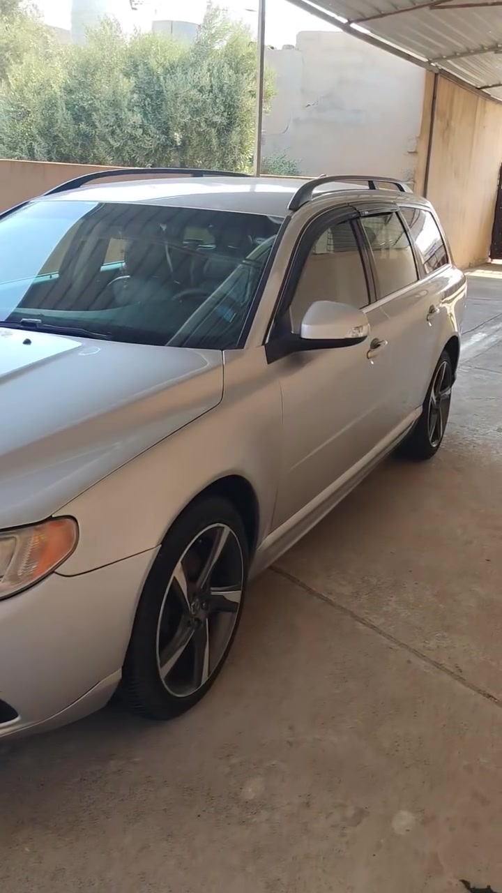 للبيع v70 2011 فول مواصفات ماعدا فتحه
مكينه  وكير وحداديه وتبريد كلها بشرط قطعتين بخ جماليه مكانها الموصل

السعر ٧٩

***********
***********
