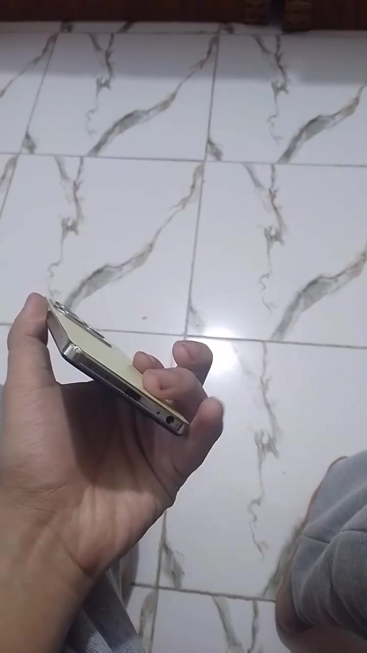 انفنكس هوت 40i  ذاكره 256 بس الكاميرات فحم مادري شبيهن وكفن  المستخدم ب 130 150 ابيعه ب 80 وبي مجال قليل
