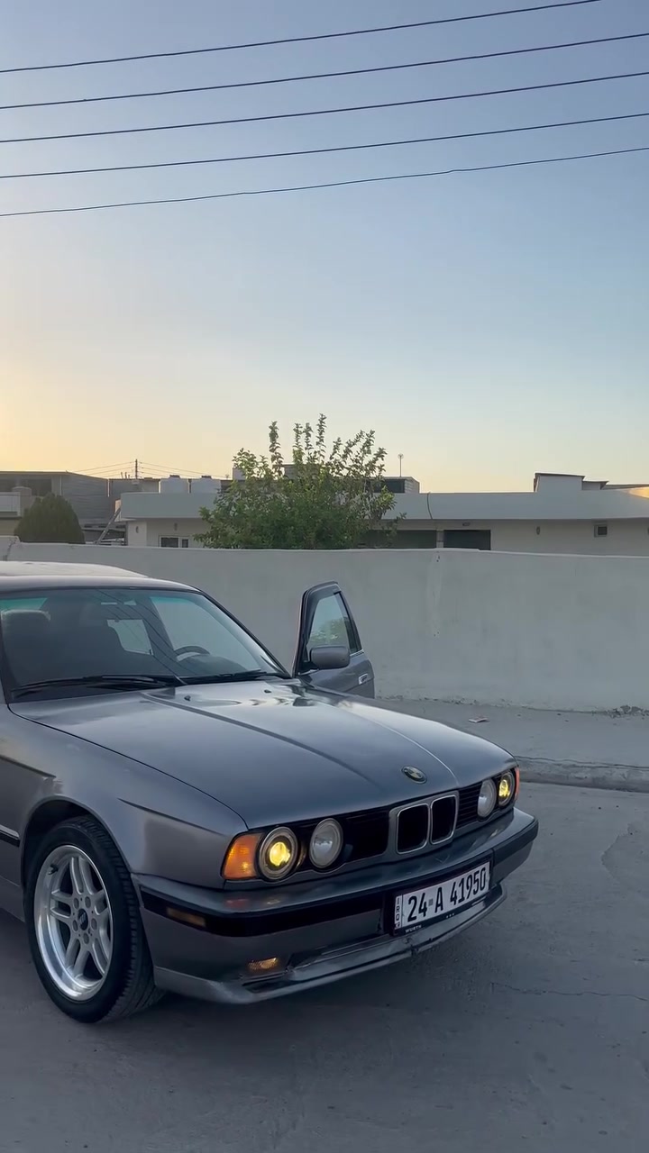Bmw 520 كبس دجتال
فول مواصفات فقد كير عادي
رقم و سنوية جديد
تبريد شغال 
تكوة كشن
سلايد
ويل M
اضافة منضومة غاز
سعر 45 مجال

رقم اتصال + واتساب ***********
