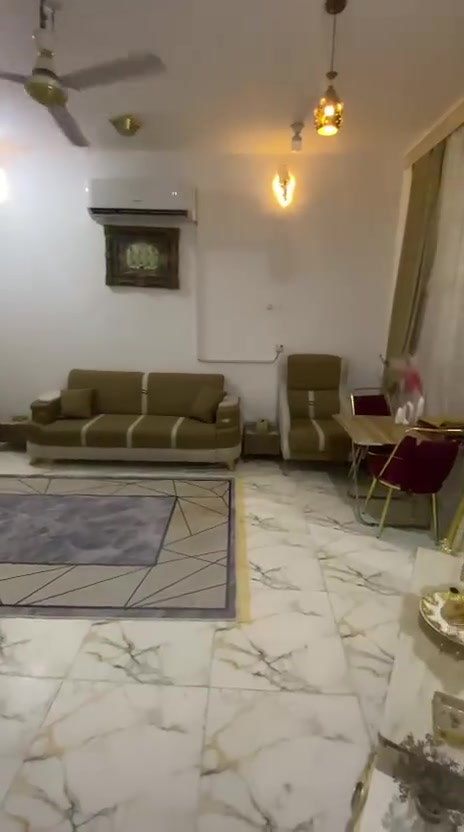 السلام عليكم بيت بمجمع بوابة المثنى مساحته 200م يحتوي على غرفتين وصاله ومطبخ وبراني وحديقه وكراج سياره البناء درجه اولى السقف صب كونكريت ارضيه بورسلين مجاري كهرباء درجه اولى مطلوب مبادره 95 التسديد الشهري 542 البيت جاهز من جميع النواحي يباع مع الأثاث فقط 50 مليون وبيه مجال والمبادره تتحول ع المشتري للاستفسار مراسلة الصفحه او الأتصال على ***********
