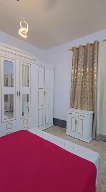 غرفة نوم • جديدة • مستخدمة ٤ أشهر