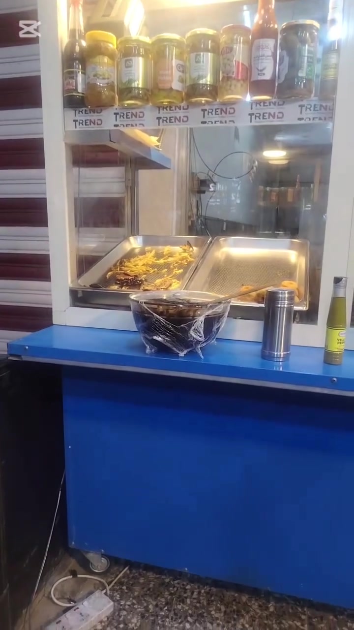 الي يكول شغل ماكو تعال اخذ هاي العربانه  مال فلافل  وفنكر وهمبركروترهم البلبي اوا عصائر وياهة مواعين و كاساتهة  مال عنبه ومال صاص ومقبلات كامل عيوني بس جيب مسواكك وفتح وسعره جدا مناسب ب 450 بيه مجال بسيط مكان المعامل الباويه جاهز من كل المورالاستفسار على الهاتف ***********
