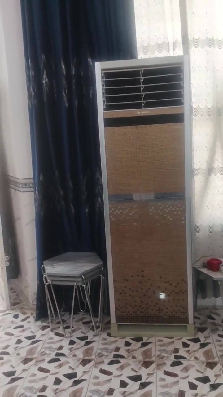 اخوان سلام عليكم عندي سبلت دنكه للبيع ومبرده للبيع نظافتهن 95 باميه وهذا رقمي ***********
