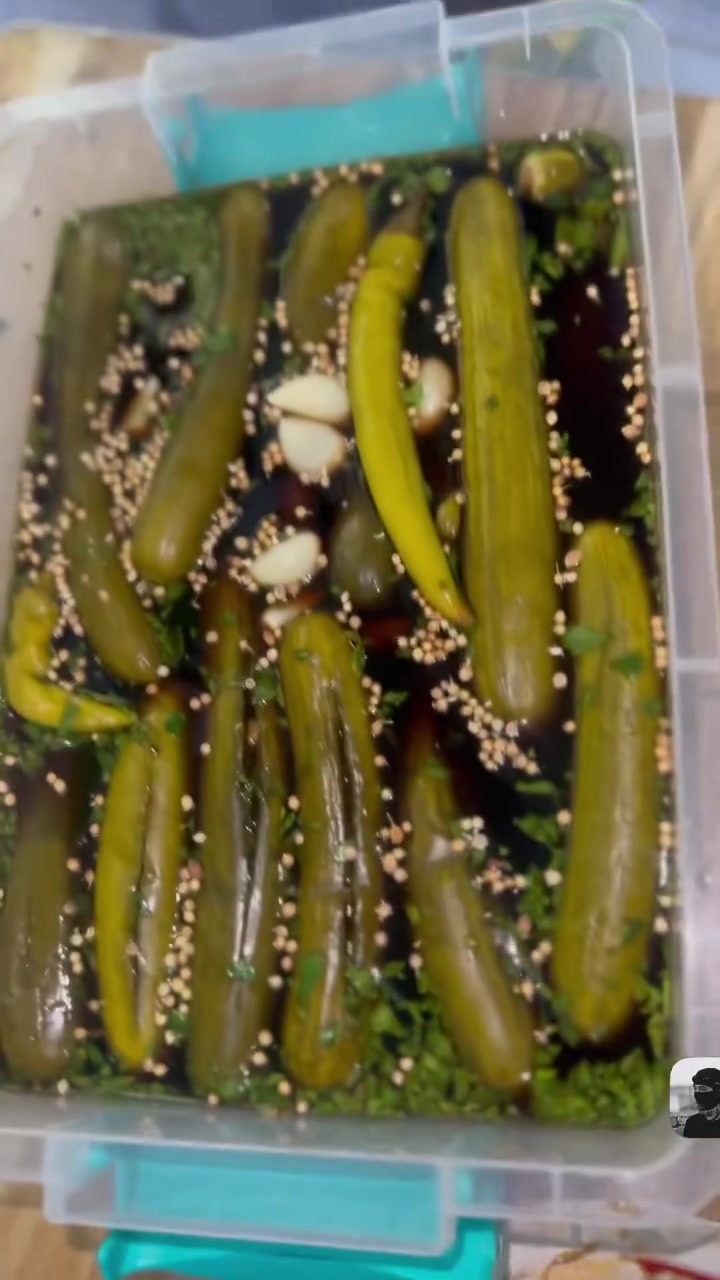 نظافة وطعم يفتح النفس 😍🥒
محضّر بالبيت بكل حب واهتمام، ونظيف ولذيذ ويستاهل التجربة 🌿✨

اللي يحب الطرشي البيتي الطيب، لا يفوّتكم ❤️

خيار محشي مواد درجة اولى وطعم يجنن 😋

توصيل ١،٥٠٠داخل مركز ناصرية // لطلب (***********)
