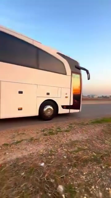 السلام عليكم باص اترفيكو موديل 2005 اصل رقم أربيل شرط التحويل باسمي هزه ورقم انكليزي تبريد صيني❄️.
سياره جاهزه للعمل لاستفسار اتصال***********اوتساب 
 ***********

