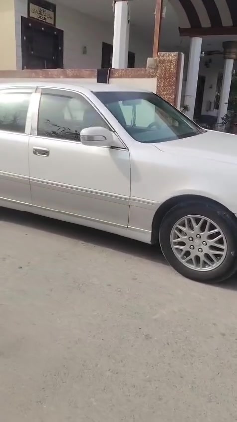 كراون ملكه • كريستال • ماكينه وجير كفاله