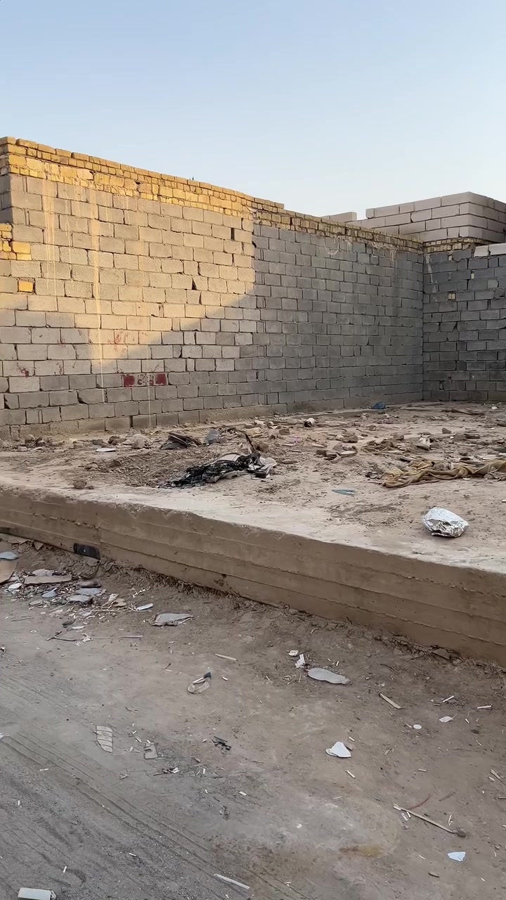 ‏السلام عليكم قطعة زراعي للبيع المساحة 100 متر قطعة حلوة سعر مناسب 18,000,000 بيها مجال الاتصال على هذا الرقم *********** ￼￼
