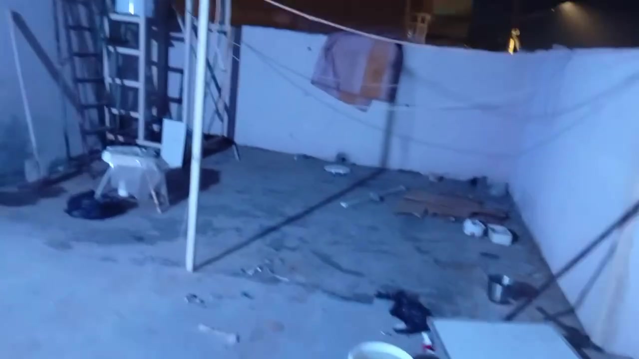 شقه للايجار ابو الخصيب حمدان قرب جامع الشهيد طه طابق اول ايجار قفل 300 غرفتين وصاله ومطبخ وصحيات وطارمه مفتوحه للتواصل ***********
