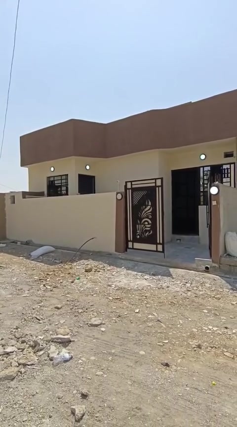 ​🏡 بيت للبيع - الموصل / حي القوسيات
بيت زيرو فول مواصفات - تسليم مباشر!
​المساحة: 100 متر مربع
​الموقع: حي القوسيات - قرب مدرسة غصن الزيتون (يبعد عن التبليت 60 متر تقريباً)
​السند: زراعي (نموذج 25)
​الخدمات: كــاملة (ماء + كهرباء)
​📌 تفاصيل البناء:
​🛏️ 2 غرفة نوم
​🛋️ استقبال واسع
​🍳 مطبخ حديث
​🚿 مشتملات كاملة
​💰 السعر: 42 مليون (وبيه مجال للطيبين)
​📞 للتواصل والاستفسار:
​***********
​***********
