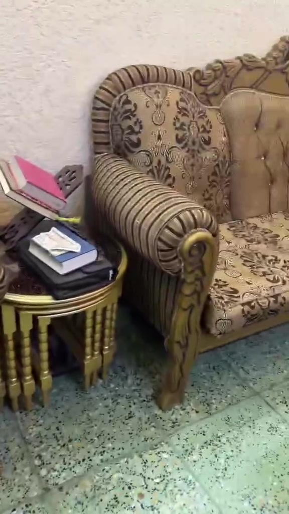 تخم نظافه وتكمه اخذته مليوني اريده سبعميه الطبلات ميه البردات نوعيه راقيه سبعين ميز بلازما خمسين رحمانيه الشعله 
***********
