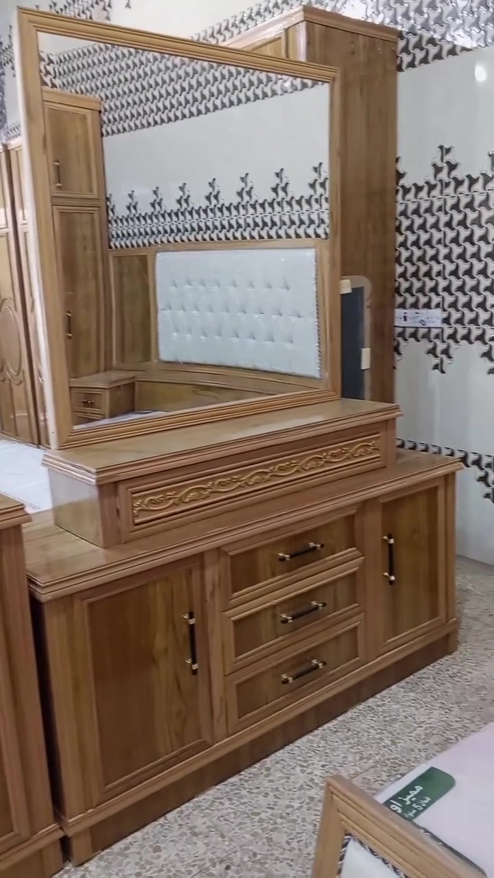 معرض دنيا السرور 2/غرف نوم +قتاصير صاج عراقي او كل هاذه يوجد لدينا نظام اقساط لي حاملي ماستر كارد الرافدين او بدون مقدمه للمدة 18شهر للتفاصيل اكثر رقم الوتساب 
/***********
