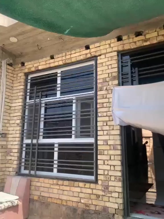بيت البيع ٢٢٠متر
حي الزهراء خلف مضيف رواجح 
بناء طابوك كونكريت 
غرفتين وصاله ومطبخ وحمامات براني 
***********
@
