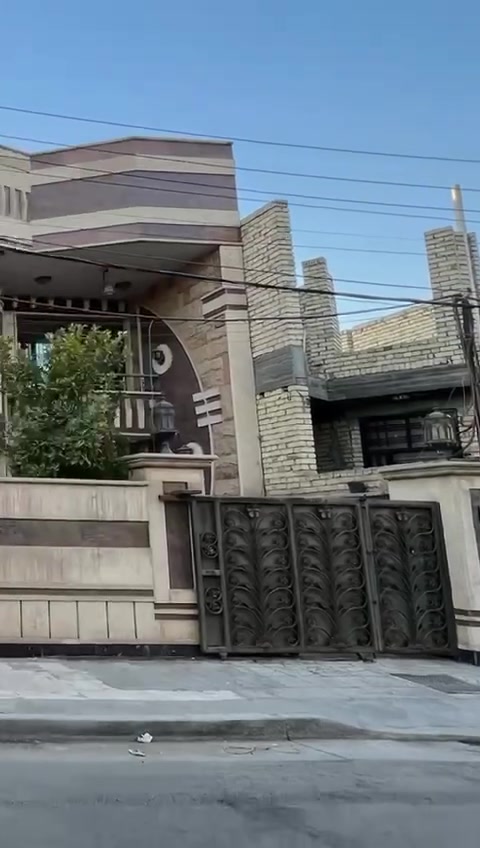 سلام عليكم بيت للايجار بالطعمه مساحه 200م يحتوي على

6غرفة نوم 
اسقبال كبير 
صاله كبيره 
مطبخ كبير 
خدمات 
سعر الايجار مليون ميه وخمسين (1150)
للتواصل واتساب ك
***********