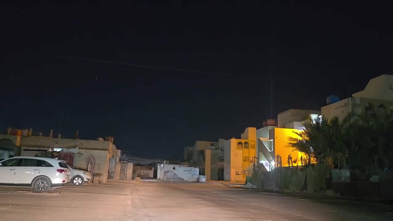 شقق ايجار خلف مطعم شناشيل طابق ثالث نظيفة جدا ايجار قفل ٢٠٠ ماي وكهرباء علي للاستفسار اتصل على الرقم ***********
