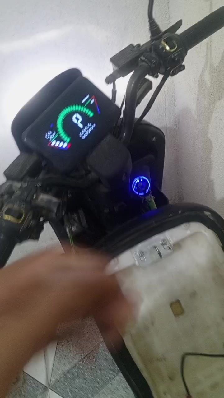 موديل ٢٤ • ٤ بطاريات • تحتاج بطارية
