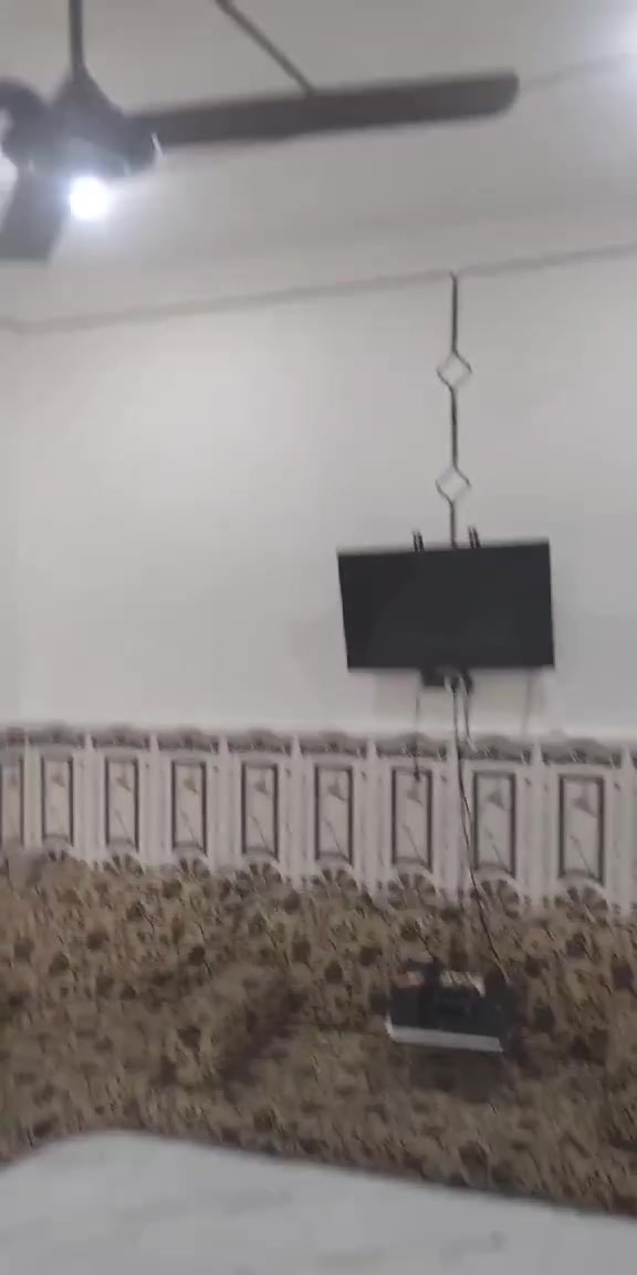 بيت للبيع مساحه 150 وبي حوش جبير وصحيات بره وبراني وغرفه وصاله ومطبخ وحمام داخلي مجاري ب22 وبي مجال ***********العنوان ال حمد بفرع العمارات ليجوه

