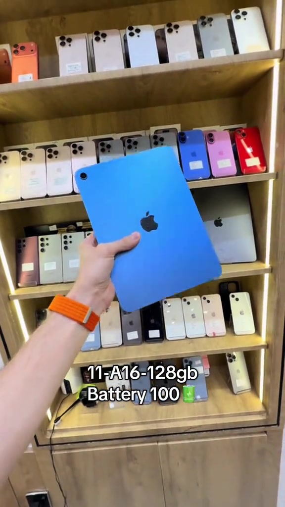 🔥 iPad 11 A16 وصل 🔥 📱 ذاكرة 128GB 🔋 بطارية 100% ⚡ أداء سريع بمعالج A16 ✨ نظافة وحالة ممتازة مناسب للدراسة، الشغل والترفيه 🎬📚 📩 للطلب والاستفسار راسلنا خاص 📍 فرع الربيعي: *********** 📍 فرع المنصور: *********** #iPad11 #iPadA16 #iPad #Apple #ايفون  
