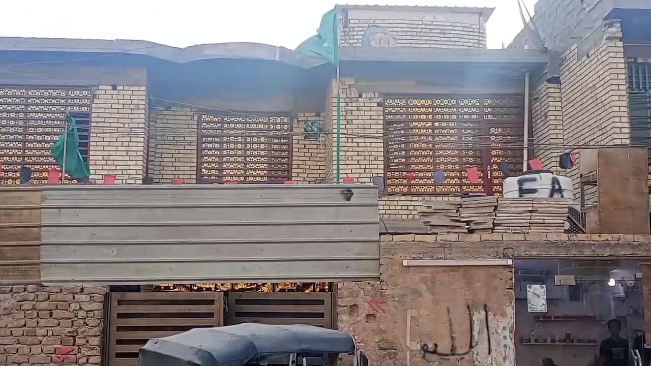 بيت في رائسة العبيدي شارع عشرين المساحة 250 متر بي 6غرف او استقبال 7×4 بل اضافة صحيات كاملة مطبخ حراري او مطبخ عادي السعر مناسب جدن التواصل علة هاذا الرقم *********** واني خادم

