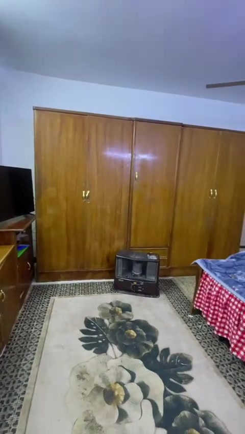 للبيع غرفة نظيفة جدا السعر ٦٠٠ المكان دورة ابودشير
***********
