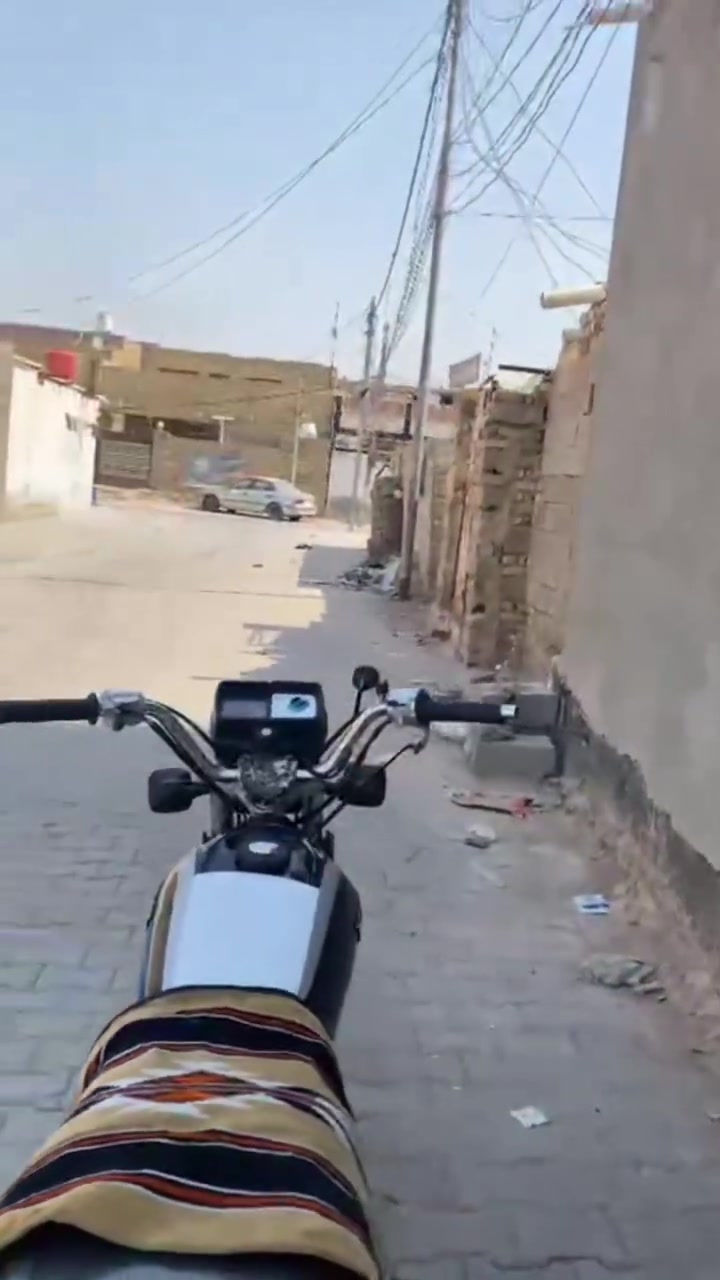 السلام عليكم دراجه للبيع شاصي 25نامه أوراق سكنر والمكينه سيفان 25  كهربائيات كله شغاله سعره ب650مجال قليل 
مكاني ديوانية مركز 
***********👈بي واتساب
