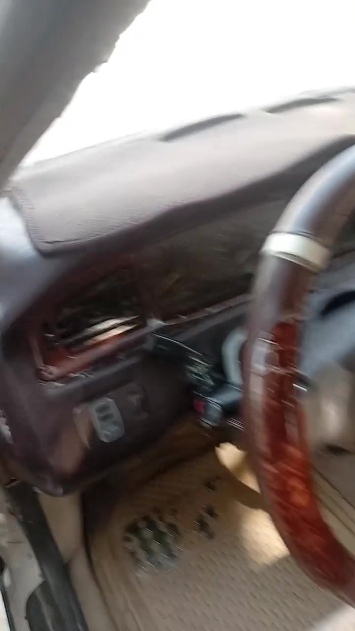 سلام عليكم سياره بطه  للبيع   رقم واسط مشروع وطني سنويه 28 سعر 47 وبيها مجال نوع السياره متصل مكان السياره ناصريه رقم ***********
