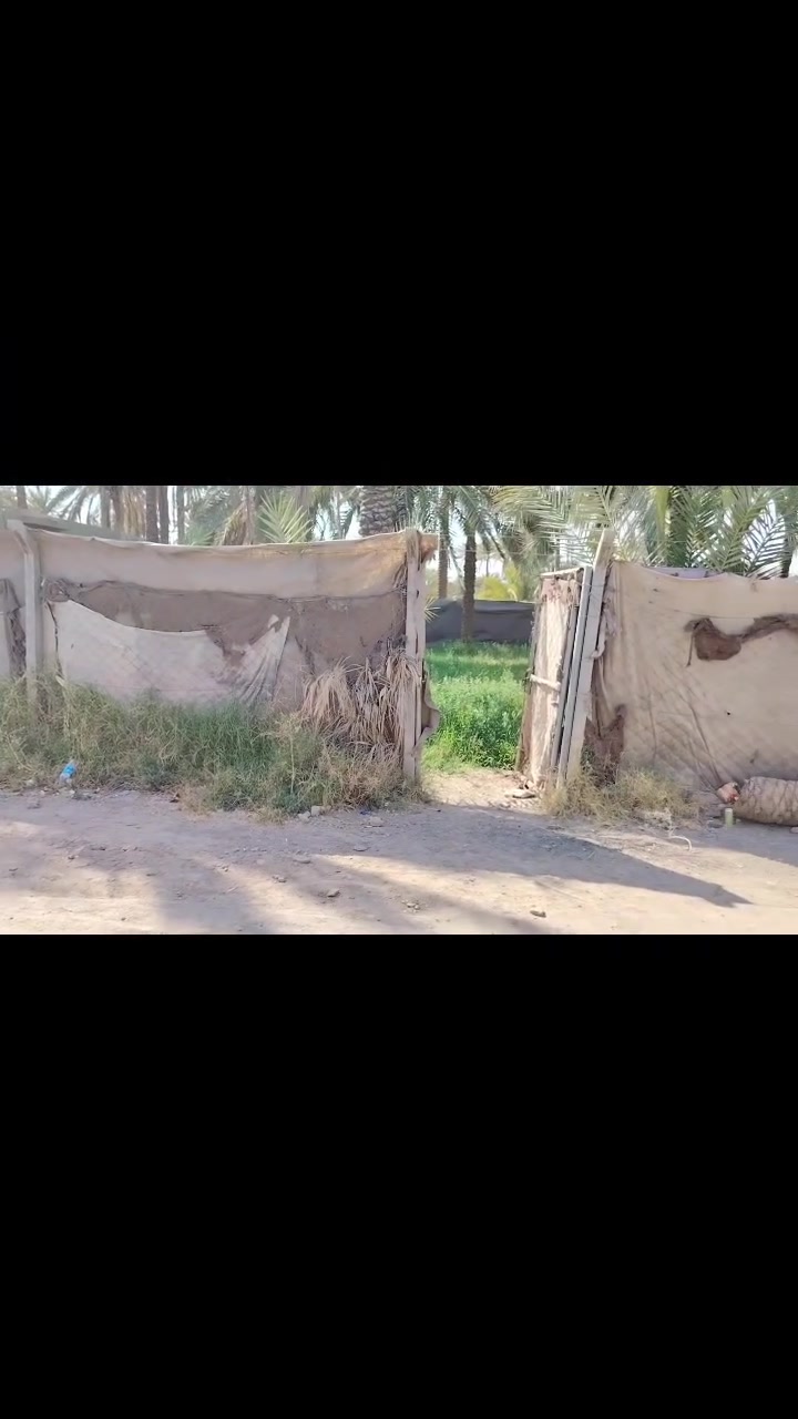 السلام عليكم متوفر قطعه ارض 600 متر مع بيت 200 متر  الموقع الورديه خارج قرب محطة المقادير  تبعد عن شارع العام 300 متر الشارع الفرعي 9 متر واجهيه القطعه 17 متر واجهة البيت 17 متر بسعر مناسب جدآ  للستفسار اتصال ***********
