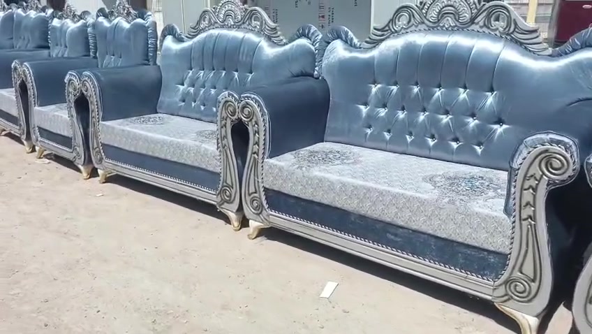 تخم ملكي ٢٠ نفر اتريد ١٠ نفرات عادي جديد غير مستخدم تسكام الثقيل مع كوشات واكو توصيل الي باب بيتك ***********
